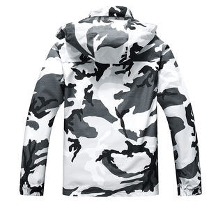 Chaqueta cortavientos con capucha personalizada al por mayor para hombre, cremallera, 100% poliéster, lona para acampar y hacer senderismo - Product Image 5