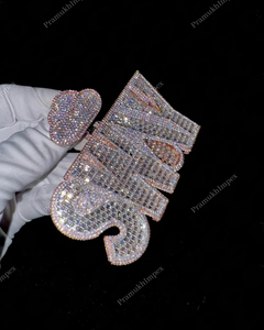 Collar con colgante de diamante de moissanita VVS Baguette chapado en oro rosa de 18 quilates para hombre, ajuste de garra helada de plata esterlina - Product Image 4