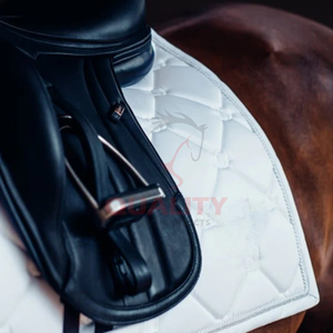 Tapis de selle anglais en coton matelassé doublure douce et respirante durable confortable pour les chevaux offrant un soutien stable tapis de selle - Product Image 3