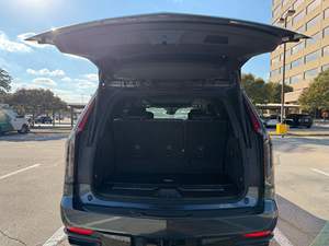 Escalade 2021 4WD Sport Platinum, moteur V8 de 6,2 litres, très bien équipé, non modifié - Product Image 6