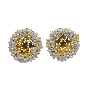 Diseño elegante Joyería de moda El mejor material de latón y pendiente de tuerca de nácar chapado en oro para niñas y mujeres - Product Image 1