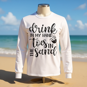 Camiseta de manga larga con estampado de "Drink In My Hand Toes In The Sand" para vacaciones en la playa - Product Image 3