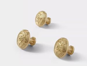 Pomo de Puerta Decorativo de Latón Dorado Diseñado para Decoración Festiva del Hogar y Mejoras Modernas en el Estilo de las Puertas - Product Image 3