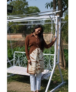 Bộ kurta thoải mái cho phụ nữ với thiết kế vừa vặn lý tưởng cho những ngày hè tụ tập bình thường và những dịp nhẹ nhàng - Product Image 1