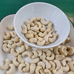 เม็ดมะม่วงหิมพานต์ W320 Kaju badam santigo - Product Image 1