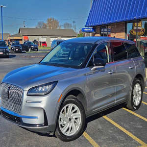 Lincoln Corsair 2024 en parfait état - Product Image 1