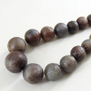 Perle ronde saphir lisse mat poli bleu pierre lâche pour la fabrication de bijoux naturels multicolores - Product Image 3