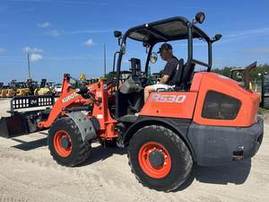 รถตัก R530 2017 Kubota-กะทัดรัดมีความสามารถและใช้งานได้นาน - Product Image 3