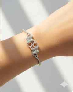 Bijoux de luxe pour femmes, deux tons, polis, design CZ AD Kada, entièrement sertis de pierres, pour les fêtes, élégants et tendance, pour les événements spéciaux - Product Image 1