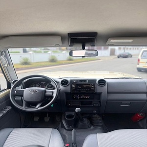 Land Cruiser Pickup 4x4 LHD Tendance et Performant - Product Image 3