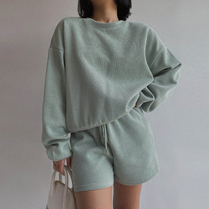 ชุดเสื้อสเวตเตอร์และกางเกงขาสั้นสำหรับผู้หญิงชุดสเวตเตอร์ถักผ้าฝ้าย100% สำหรับฤดูใบไม้ผลิ - Product Image 5