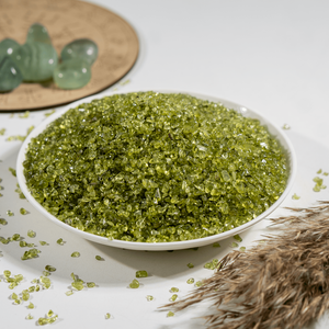 Pierres de gravier en cristal naturel de haute qualité, éclats de péridot, pierres de guérison, pierres semi-précieuses, olivine sculptée, mode - Product Image 1