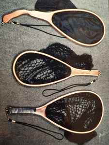 Pas cher Prix En Bois Pêche À La Mouche Truite Épuisette Avec Naylon Et Filet À Mailles Et Long Crochet Élastique De Suspension - Product Image 2