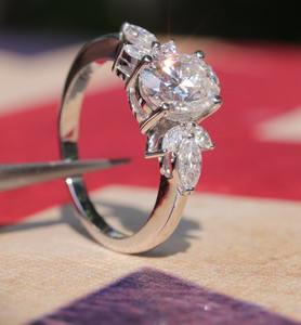 Anillo de compromiso de moissanita ovalada, anillo de corte Marquesa, anillo de racimo de diamantes, regalos de aniversario para esposa, joyería personalizada - Product Image 1