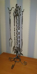 Ensemble de feu en métal fabriqué à la main avec des outils uniques de style ancien et un aspect doré antique hautement poli - Product Image 3