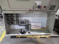 Condensador AA4G100B4AF Auto Bank 100 KVAR 4803Ph 60Hz 1 Enclosure PLC