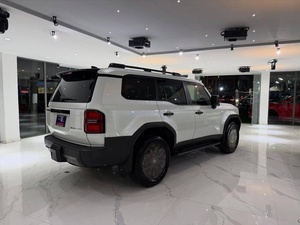 โตโยต้า แลนด์ครุยเซอร์ ปราโด 250 ซีรีส์ ใหม่เอี่ยม, รถ SUV ขับเคลื่อน 4 ล้อ พรีเมียม, เครื่องยนต์ดีเซลเทอร์โบ 2.8 ลิตร 201 แรงม้า หรือตัวเลือกเครื่องยนต์เบนซิน 2.4 ลิตร - Product Image 5