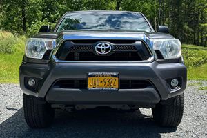 Toyota Tacoma TRD Off-Road Double Cab 4x4 V6 d'occasion en excellent état, modèle 2015 - Product Image 3