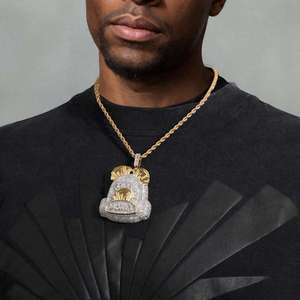 Colgantes y Dijes de Bolsa de Dinero Personalizados de Joyería Fina Hip Hop Completamente Engastados con Diamantes, Chapados en Oro de 14k para Hombres y Mujeres - Product Image 3