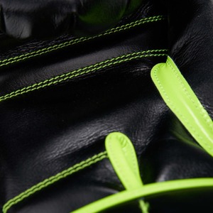 Équipement d'entraînement à lacets en cuir vert et noir de haute qualité personnalisé OEM pour les gants de frappe de kickboxing et de sparring - Product Image 5