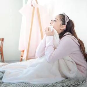 ผ้าห่มไมโครไฟเบอร์ถักแบบแห้งเร็ว 200-400gsm คุณภาพสูงสำหรับใช้ในบ้าน - Product Image 5