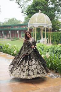 Boda India Lehenga tradicional hermosa Lehenga, con blusa de lujo y Dupatta fiesta pakistaní boda damas de honor - Product Image 2