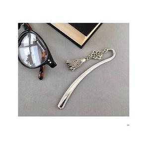 Marcadores de metal de nuevo aspecto elegante que muestran acabados lujosos y detalles ornamentales ideales para regalos y uso personal - Product Image 4