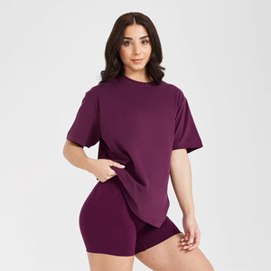 Conjunto sólido de 2 piezas de Venta caliente Camiseta de algodón 100% para mujer con pantalones cortos Logotipo personalizado Conjunto de mujer sólido Ropa informal Servicio OEM - Product Image 5