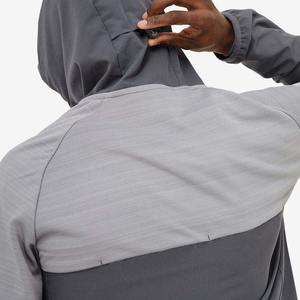 Chaqueta cortavientos para correr con capucha y cremallera completa transpirable de 4 vías con logotipo reflectante personalizado, chándal impermeable para hombre - Product Image 6