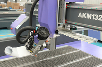 Routeur CNC 4 axes 1325 ATC pour le travail du bois avec tête pivotante pour la sculpture de surfaces courbes et la découpe de moules en mousse