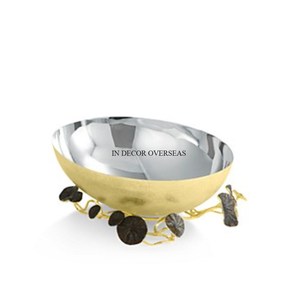 Bol de forme ronde en métal de haute qualité enduit de poudre de couleur blanche avec concepteur de fleurs plaquées or et base d'Inde - Product Image 2