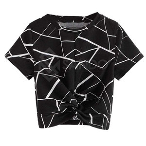 เสื้อครอปสตรีทแวร์ทำจากวัสดุระบายอากาศได้ดีเยี่ยม - Product Image 1