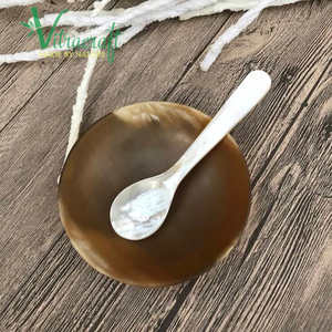 Cuillère à Caviar en nacre noire, faite à la main, cuillère personnalisée avec logo personnalisé, adaptée pour profiter d'un caviar de taille 12cm - Product Image 4