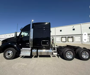 รถบรรทุกหัวลากแบบมีห้องนอน T880 ปี 2022 สภาพใช้งานน้อย - หลังคาขนาดกลาง 76 นิ้ว 450 แรงม้า เกียร์ 12 สปีด รุ่น Endurant - Product Image 1