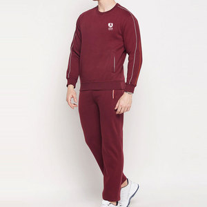 Conjunto deportivo de dos piezas para hombre, ajuste cómodo, ideal para entrenamiento en el gimnasio y uso diario informal. - Product Image 3