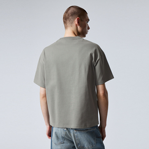 T-shirt de luxe vierge de haute qualité à col montant et coupe régulière T-shirt pour homme en mélange polyester/coton personnalisé écologique 200g OEM - Product Image 3