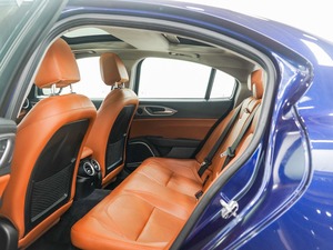 Alfa Romeo Giulia Base 2018 Usado con Poco Kilometraje, Excelente Rendimiento del Motor y Asientos Confortables - Product Image 5