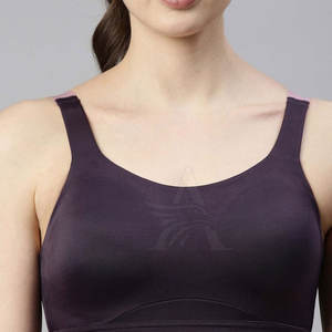 Soutien-gorge de sport haut de gamme, ajustement confortable avec tissu extensible, parfait pour l'entraînement et la salle de sport - Product Image 5