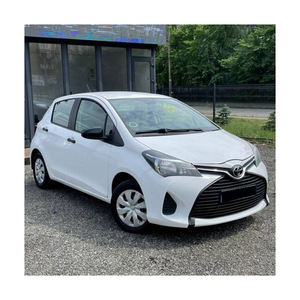 2020 pour Yaris Turbo FWD Sedan avec sièges en cuir R16 Pneus Intérieur foncé Direction gauche-Prix aux enchères - Product Image 2