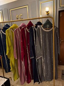 Ssumaira Present 3 Pc Prêt à Porter Chemise en Soie Brodée à la Main avec Mousseline Dupatta et Pantalon Teint Anarkali Salwar Kameez - Product Image 6