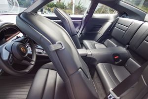 2024 911 Carrera S Coupe ไมล์น้อย เครื่องยนต์สมบูรณ์ ระบบเกียร์อัตโนมัติ หลังคาพาโนรามา ไฟ LED พร้อมส่ง - Product Image 6