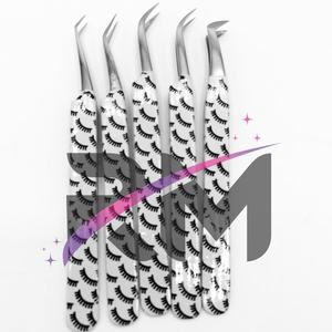 Pinzas para Extensión de Pestañas RMI de Acero Inoxidable con Punta Plateada y Diseño de Agarre Plano, Punta de Fibra Recubierta de Papel - Product Image 1