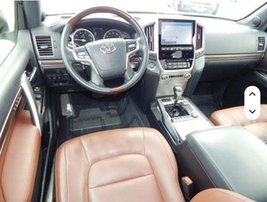 Toyota Land Cruiser 2016 en Venta / Disponible para la Venta con Bajo Kilometraje, Motor de Gasolina, Auto Usado en Excelentes Condiciones y Sin Accidentes, Volante a la Izquierda - Product Image 6