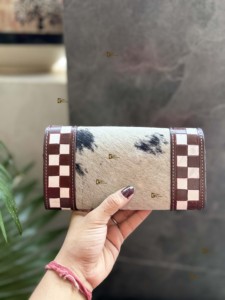 กระเป๋าถือคลัทช์หนังวัวปักลายสไตล์วินเทจสุดหรูเครื่องมือช่างกันน้ำสลักขนสัตว์ตัดอเนกประสงค์สำหรับผู้หญิง - Product Image 4