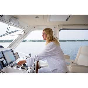 Lancha Motora Usada Mjm 53z 2020, Casco de Fibra de Vidrio, Motor a Gasolina, 10.5m - Product Image 3