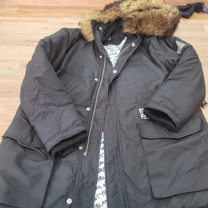 Vêtements d'occasion : Veste d'hiver à fermeture éclair pour adulte - Product Image 1