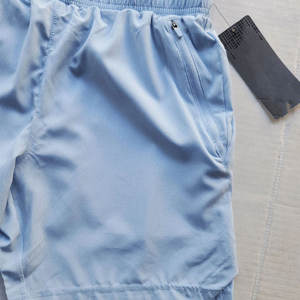 กางเกงขาสั้นผู้ชายผ้าฝ้าย 100% แบบเรียบง่าย ระบายอากาศ แห้งเร็ว เหมาะสำหรับออกกำลังกาย ดีไซน์ยืดหยุ่น คล่องตัว - Product Image 4