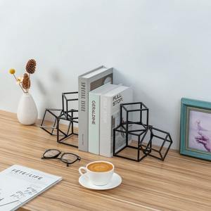 Vase en fil métallique noir géométrique moderne pour bureau, table de classe, salle d'étude et style de maison contemporain - Product Image 5