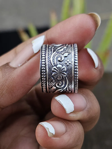 Precio al por mayor Joyería de moda 925 Anillo de banda con patrón floral de plata esterlina Anillo de diseñador hecho a mano para uso diario - Product Image 5