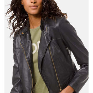 Giacca Moto Reversibile in Pelle da Donna Michael Kors Nera Taglia Petite Medium, Capospalla Autunnale con Frange e Applicazioni, Stile Bomber - Product Image 2